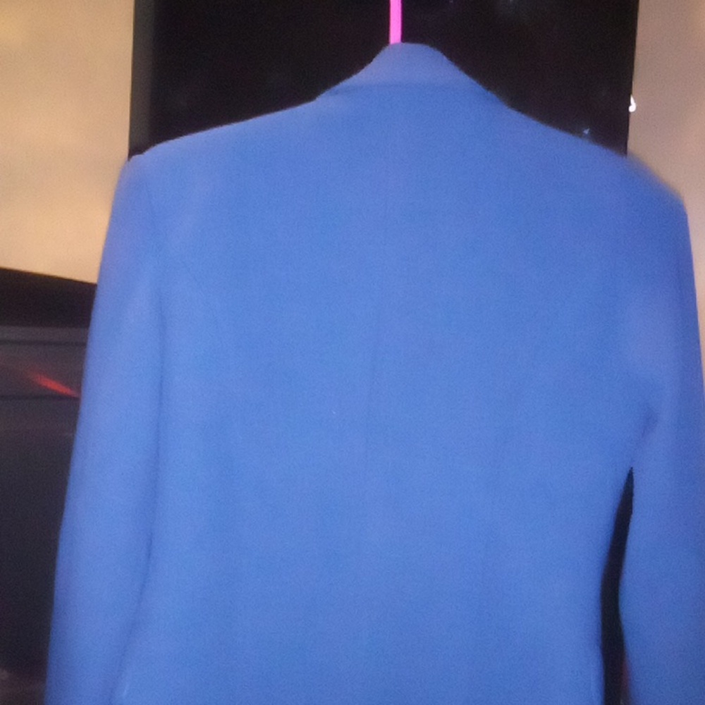 Blazer - Picture 4 of 4